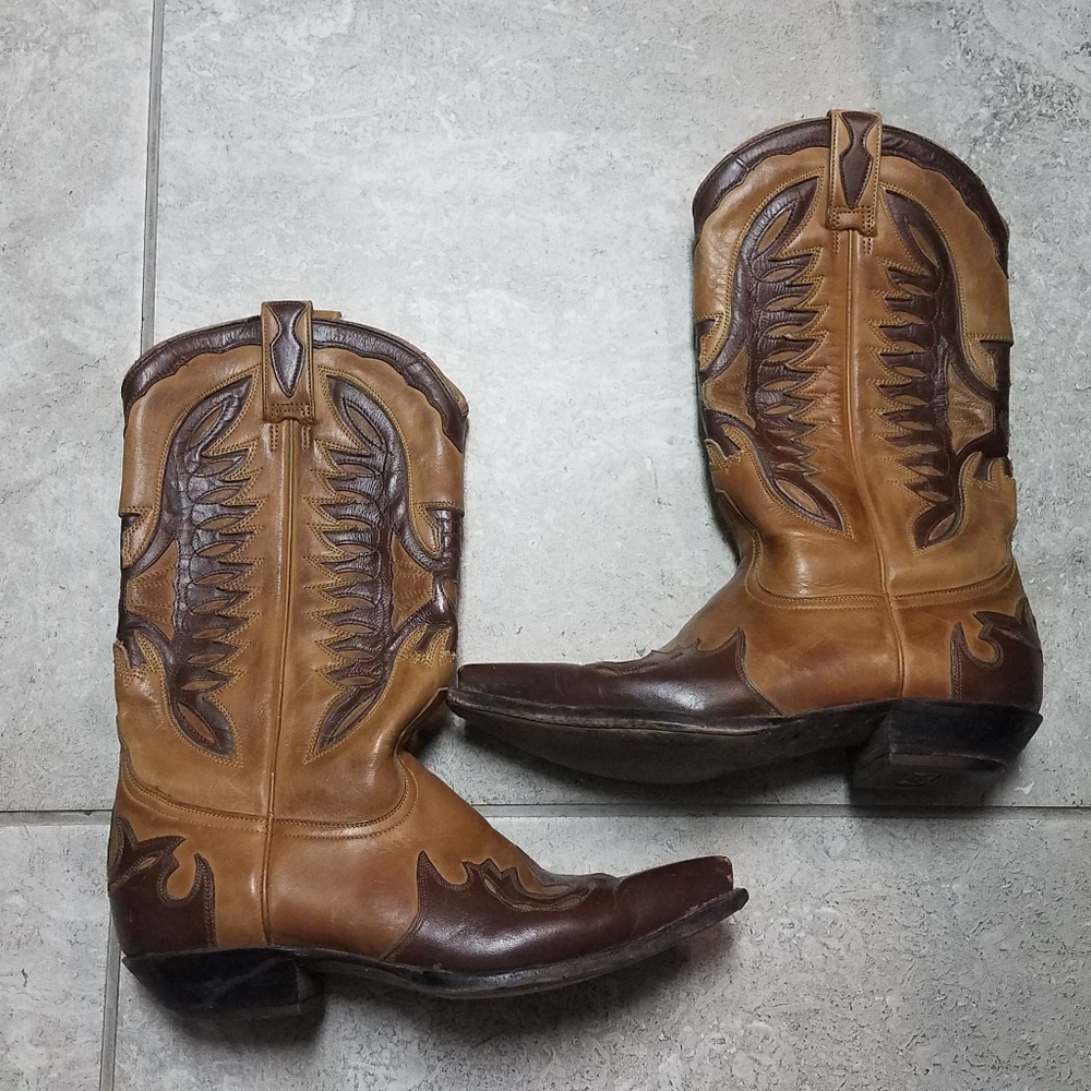 Women's brown/tan westen boots eagle print